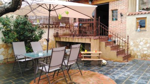 3 bedrooms house with enclosed garden and wifi at Alaejos