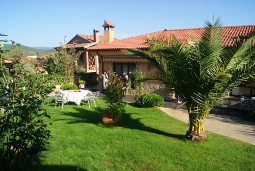 3 bedrooms house with enclosed garden and wifi at Sotoserrano
