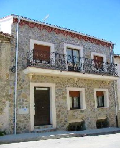 4 bedrooms house with balcony and wifi at Bonar