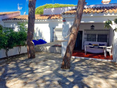 2 bedrooms house at Chiclana de la Frontera 200 m away from the beach with enclosed garden and wifi