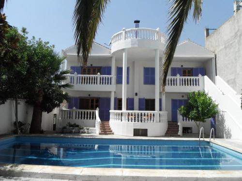 4 bedrooms house with shared pool furnished terrace and wifi at Durcal
