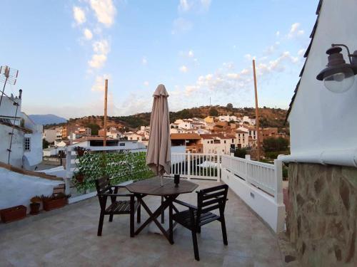 One bedroom house with private pool garden and wifi at Riogordo