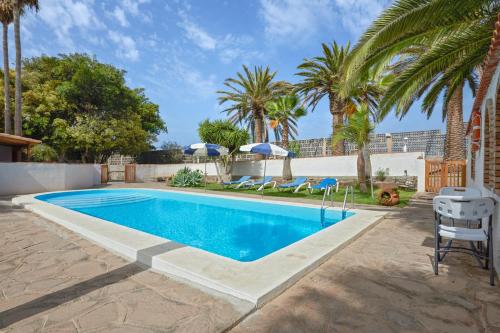 2 bedrooms house with shared pool enclosed garden and wifi at Buenavista del Norte 1 km away from the beach