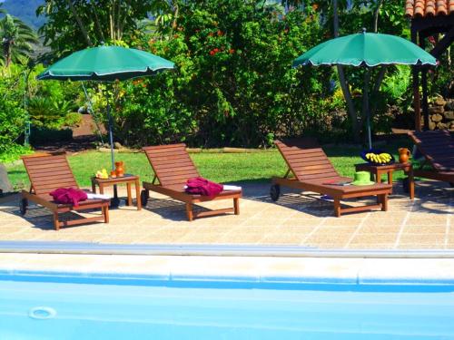 2 bedrooms house with sea view shared pool and jacuzzi at San Cristobal de La Laguna 3 km away from the beach