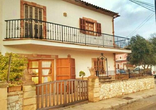 3 bedrooms house at S Illot Cala Morlanda 600 m away from the beach with furnished terrace and wifi