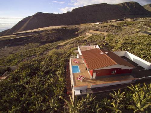 2 bedrooms house with sea view shared pool and furnished terrace at Santiago del Teide 3 km away from the beach