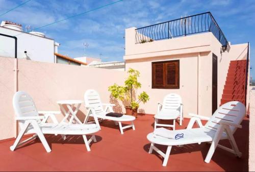 4 bedrooms house with sea view furnished terrace and wifi at Santa Cruz de Tenerife 7 km away from the beach