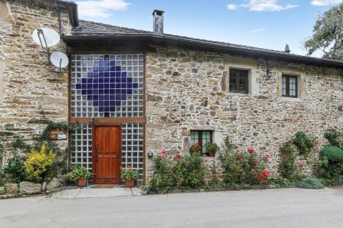 4 bedrooms house with jacuzzi furnished garden and wifi at Tineo