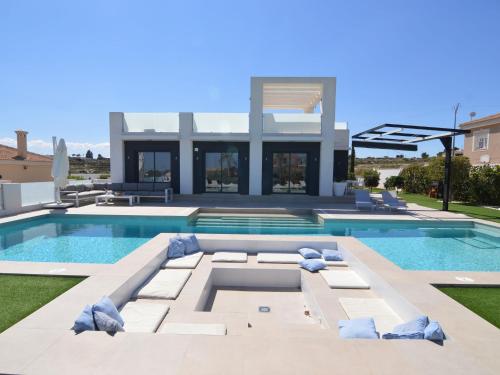Cozy Villa in Torremendo with Private pool