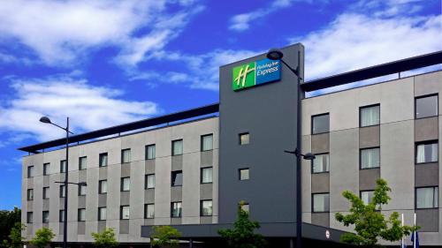 Holiday Inn Express Bilbao Airport, An Ihg Hotel