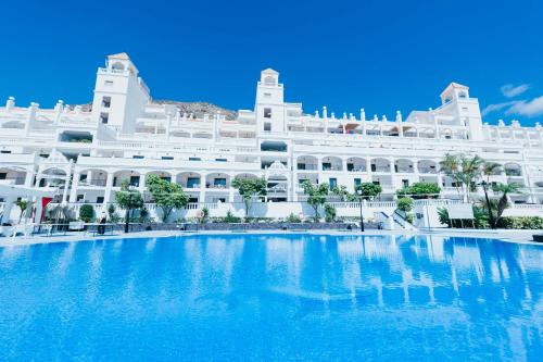 Hollywood Mirage- Los Cristianos Tenerife