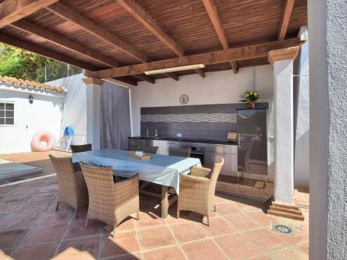 Homely holiday home in Benalmádena with private swimming pool