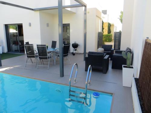 2 bedrooms villa with private pool enclosed garden and wifi at Rojales 8 km away from the beach