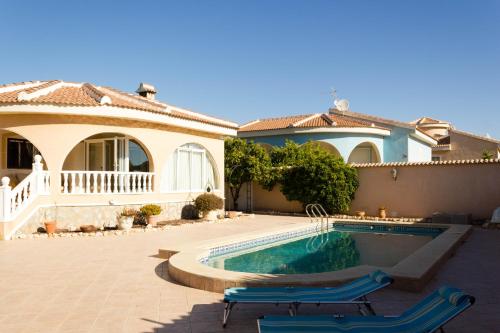 House in Quesada with swiming pool