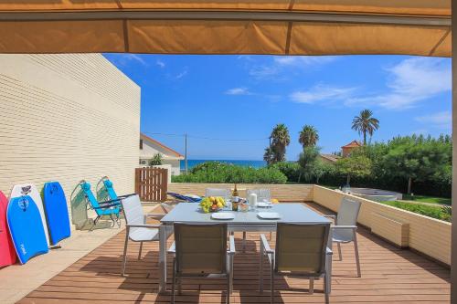 Inviting 2-Bed Apartment in Denia first beach lin