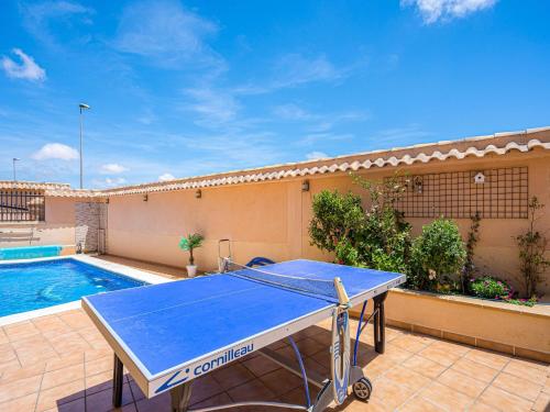 Inviting Holiday Home in Orihuela with Garden