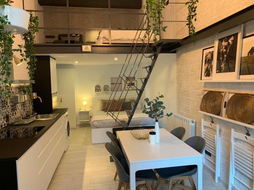 La Casa De Alejandro At-47-44