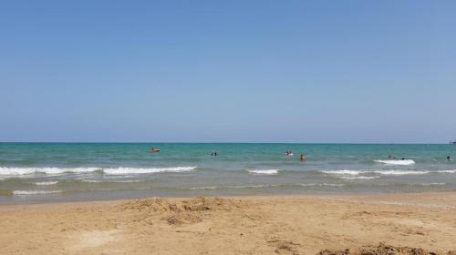 La casa de las piedras, con vistas al mar