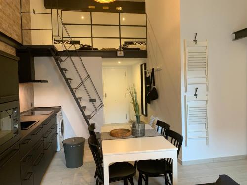 La Casa De Pablo At-47-44