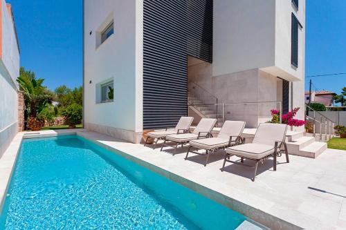 La Gola Marga - walk to beach and town