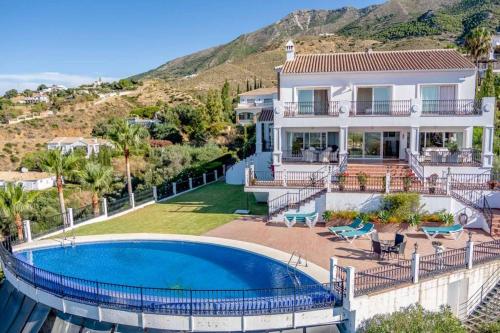 49-La Paz-Hacienda With Breathtaking Views in Mijas!