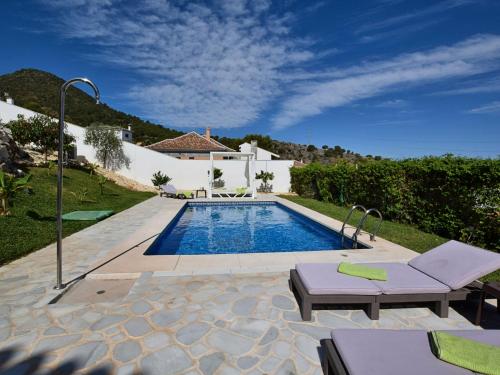 Luxurious Villa in Alhaurin de la Torre with Swimming Pool