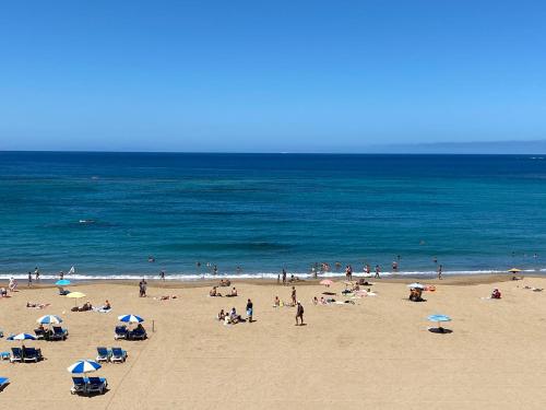 Las Canteras beach and sea, wifi, terraza, comodidad