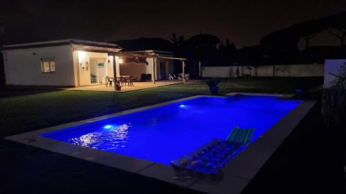 Las Casitas de la Barrosa con jardin y piscina privada