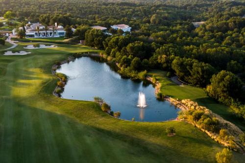 Las Colinas Golf & Country Club Residences