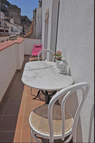 Lets Holidays Estolt terrace apartment