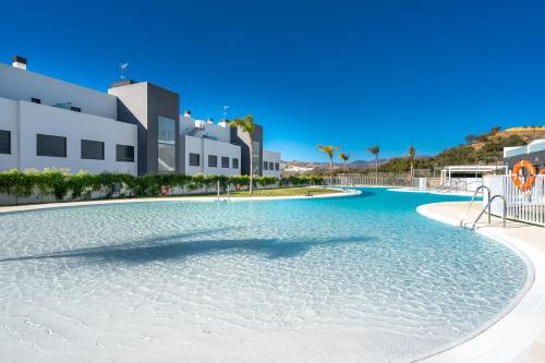 Lets in the Sun - Cala Serena Luxury Apartment