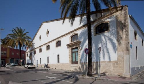 Huge Loft Sherry Winery with Free Parking