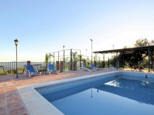 Comfortable Cotttage in Periana with Swimming Pool