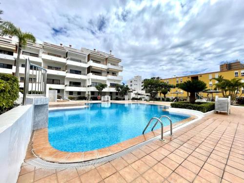 Los Cristianos apartment, Wifi, shared pool, near the beach, Tenerife South