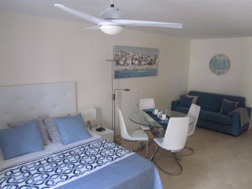 Los Cristianos studio, modern, spacious, pool,WiFi