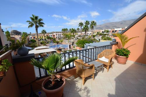 Lovely Duplex Apartment La Caleta