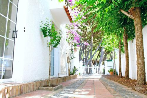 Lovely villa next to the beach