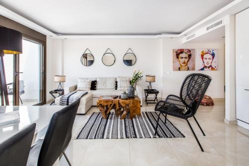 Luxurious 2 Bed Puerto Banús Apt - Rdr193