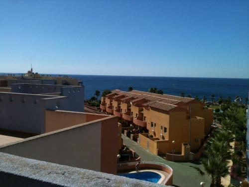 Luxurious 2 bedroom apartment near Cabo Roig strip