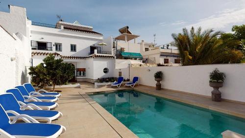 Luxury 5-Bed House with Pool and Sea View Nerja