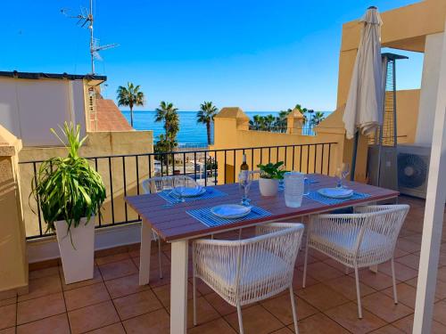 Luxury apartment next to the beach