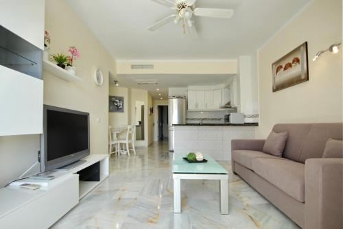 Luxury apartment in beachfront complex in El Duque area, Costa Adeje