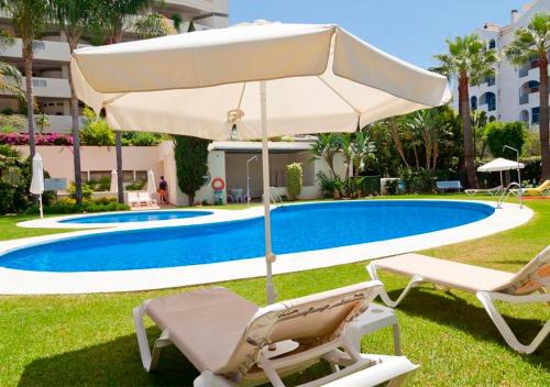 Luxury 2 bedroom apartment in Puerto Banús, parking and pool