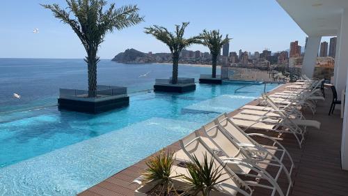 Luxury apartment5 with infinity swimming pool