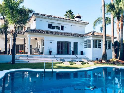 Luxury Beach Villa , Private Pool Doña Bella