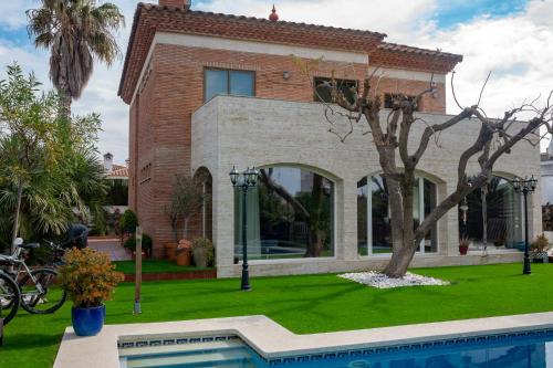 Magnifica Casa A Pie Del Mar Con Piscina Individal