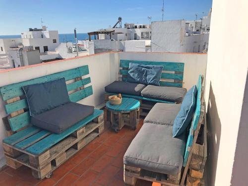 Maisonette in the old town of Conil, roof top terrace with sea view