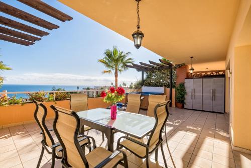 Malibu Mansions Condo 3 by Rafleys