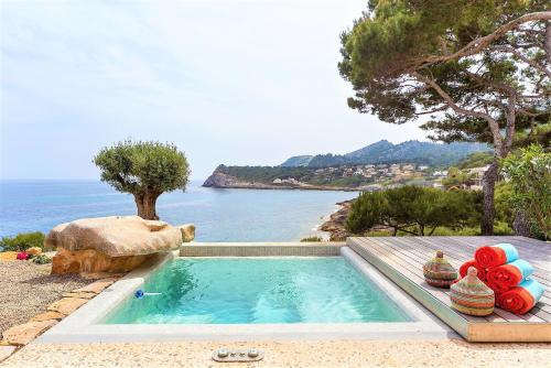 Mallorca front line property direct access to sea