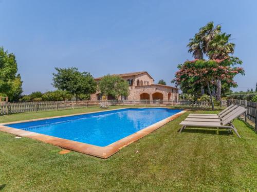 Spacious Villa with Swimming Pool in St Pere Pescador